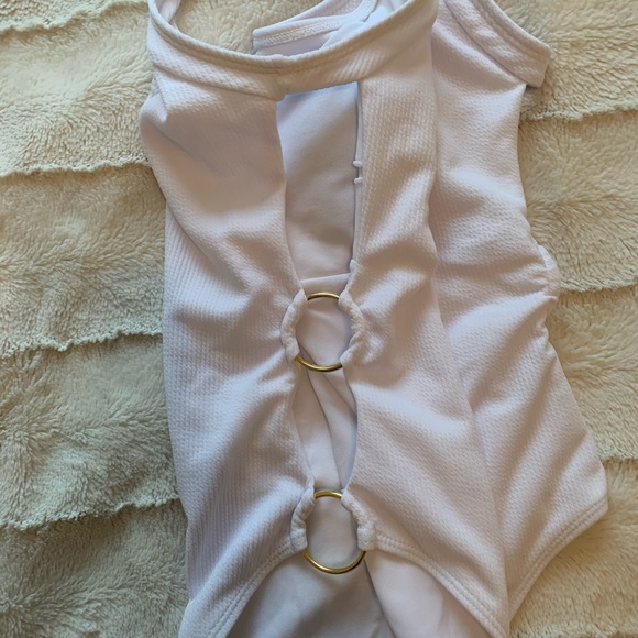✨3/$25✨White One Piece W/ Gold Rings*NWOT* - Picture 3 of 6